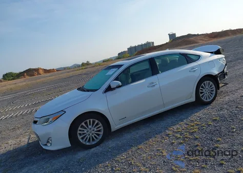 2015 Toyota Avalon Hybrid Limited from USA, damaged, VIN 4T1BD1EB1FU041456